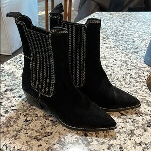 Chic Black Ankle Boots with White Stitching